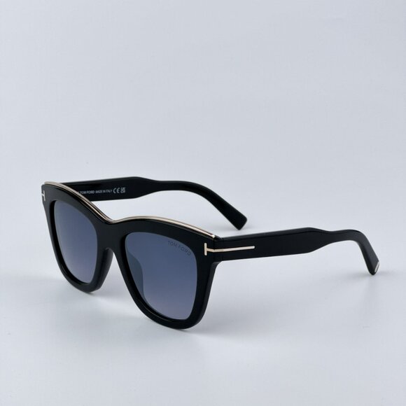 Tom Ford Women BRAND NEW Sunglasses JULIE Black Gradient Smoke Cat Eye FT0685 - Picture 7 of 14